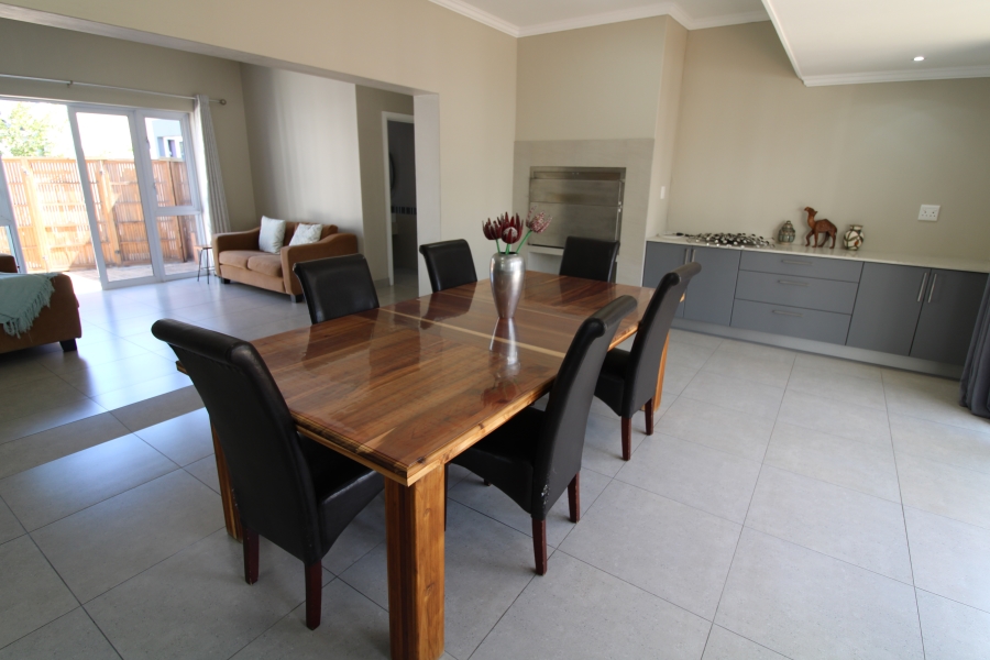 5 Bedroom Property for Sale in Kingswood Golf Estate Western Cape